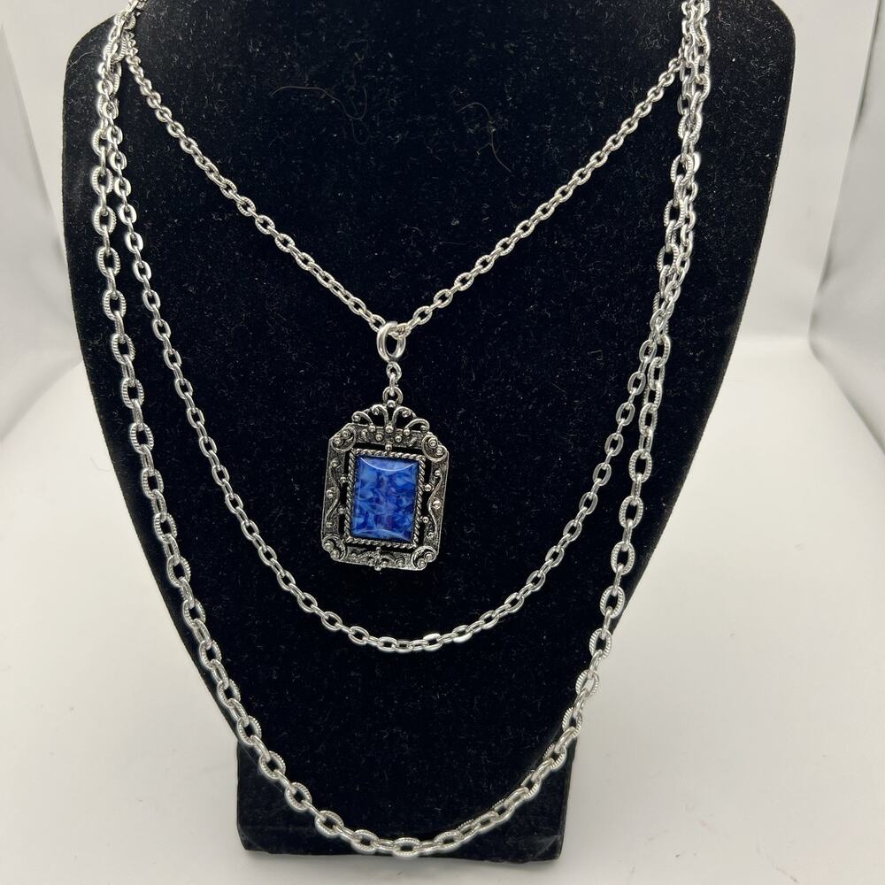 Vtg 1970 Sarah Coventry Silver Tone 3 Chain Layered Blue Square Pendant Necklace
